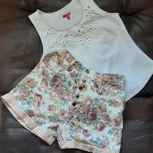 Size 11 Niki-Lee California Vintage Floral Shorts